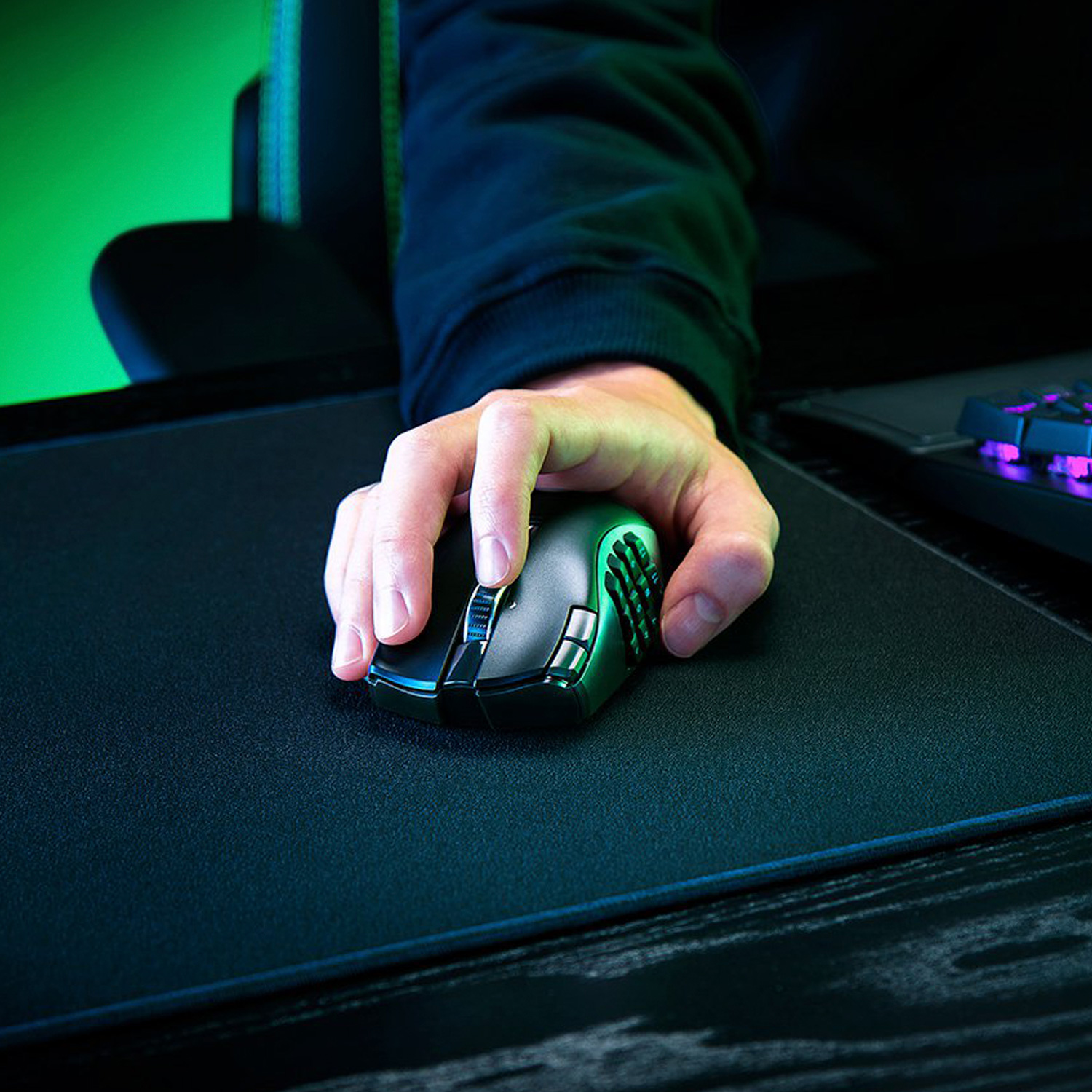Mouse Gamer Razer Naga V2 HyperSpeed con switches mecánicos y