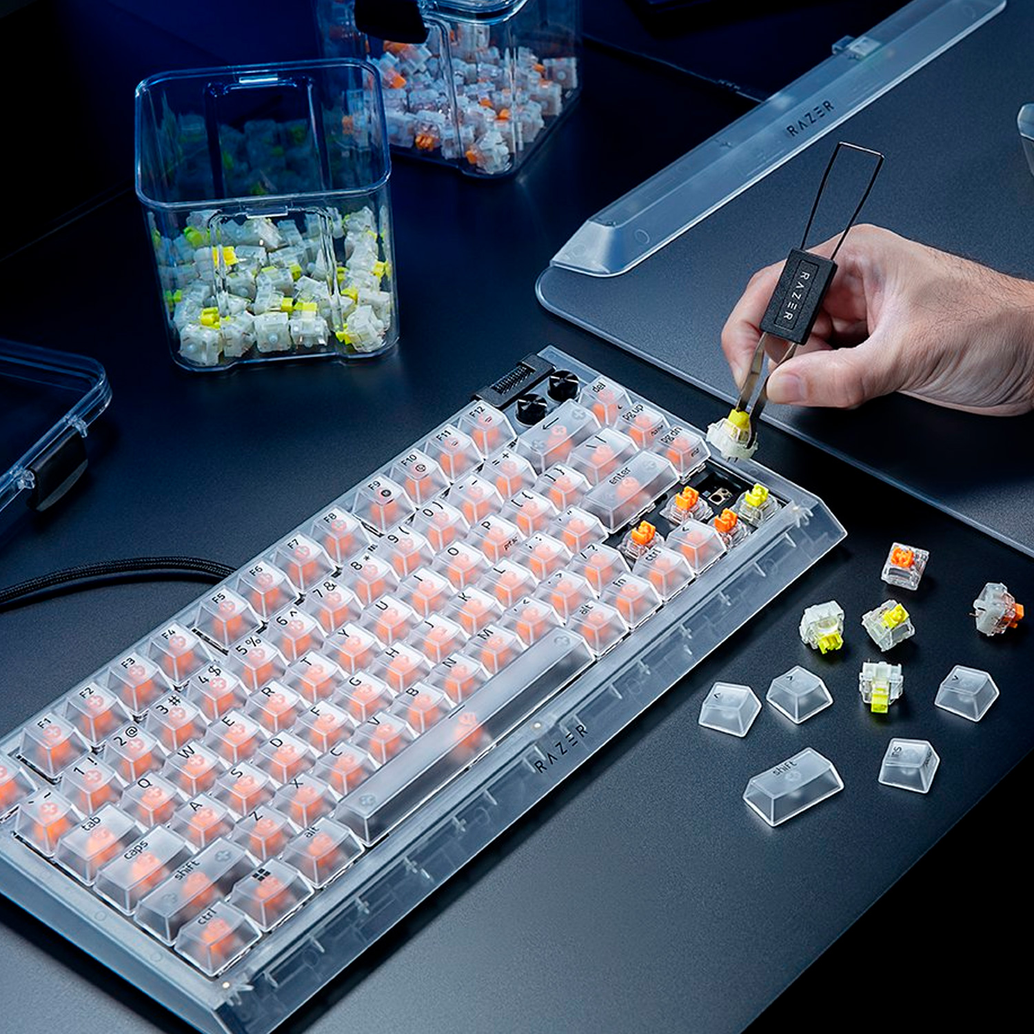 Teclado Gamer Razer BlackWidow V4 75% con iluminación RGB y