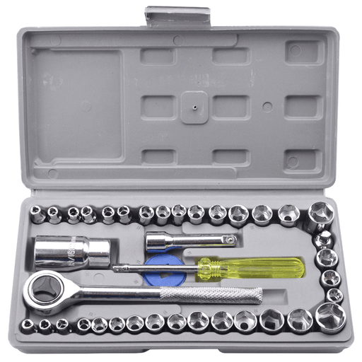 Te presentamos este juego de llaves de 40 piezas. Son llaves de combinación S.A.E (pulgadas) y de tamaño métrico (milímetros). Estas se utilizan para apretar o aflojar elementos mediante tornillos o tuercas con cabezas hexagonales (principalmente). Incluye maletín de transporte.