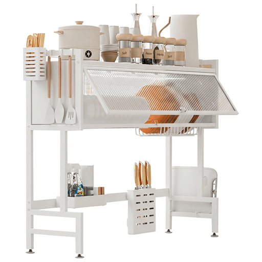 Este escurridor de vajilla Decoteam es la combinación perfecta entre funcionalidad y estilo. Con un diseño moderno y sobrio, 2 estantes y puerta de acrílico, te brinda una gran capacidad de almacenamiento para tus platos, vasos y utensilios. Además, cuenta con una estructura estable, base antideslizante y accesorios movibles que te permiten ajustarlos según tus necesidades.