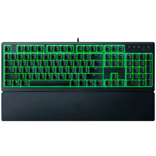 El teclado Razer Ornata V3 X es la elección perfecta para aquellos que buscan un rendimiento superior en sus sesiones de juegos, ya que posee un diseño ergonómico que garantiza una experiencia de uso cómoda y sin fatiga. Las teclas con revestimiento UV mantienen su aspecto original durante más tiempo, resistiendo el desgaste causado por el uso constante y además resiste a salpicaduras. Gracias a que posee una increíble retroiluminación RGB de 16.8 millones de colores te permite personalizar tu escritorio según tu estilo.