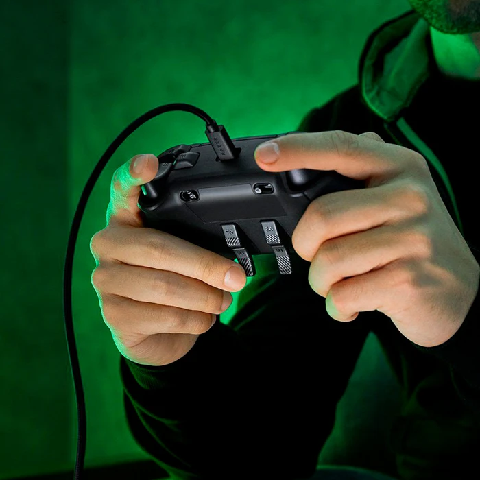 Joystick Razer Wolverine V2 Chroma 6 botones multifunción y