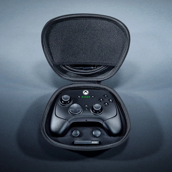 Joystick Razer Wolverine V3 Pro con iluminación RGB y 6 botones