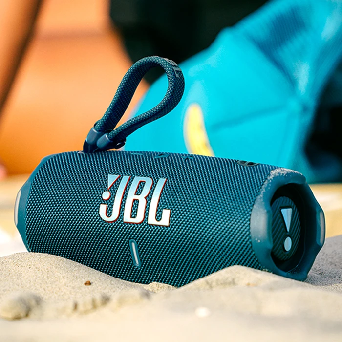 Parlante JBL Charge 6 con batería recargable y resistencia al agua
